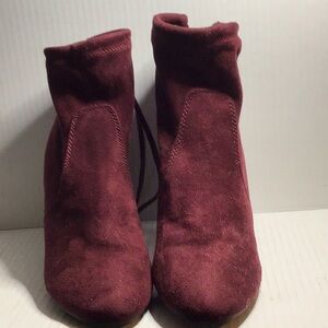 New Directions RN#(7058558) Rich Burgundy Ankle Booties Size 8, Tie on The Back